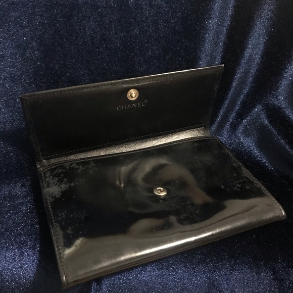 AUTHENTIC CHANEL PATENT LEATHER WALLET - Picture 6 of 7